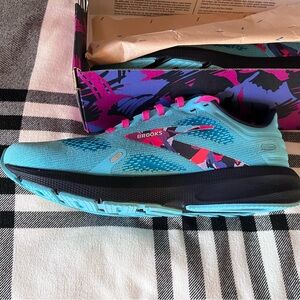 Brooks Shoes Women 9 Empower Her Launch 9 Running Blue/Eclipse/Pink